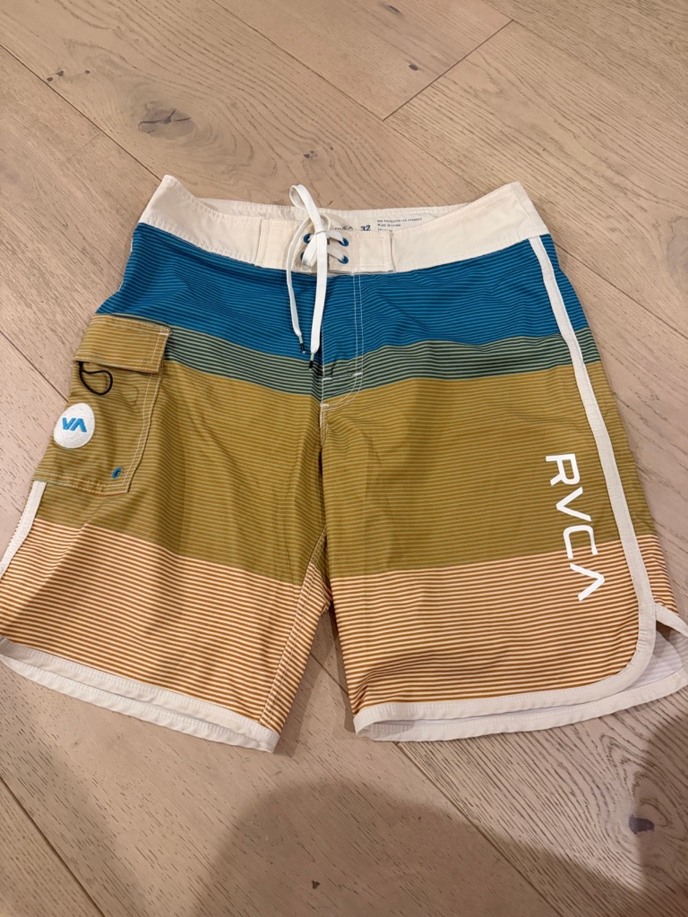 Rvca bathing suit men’s size 32